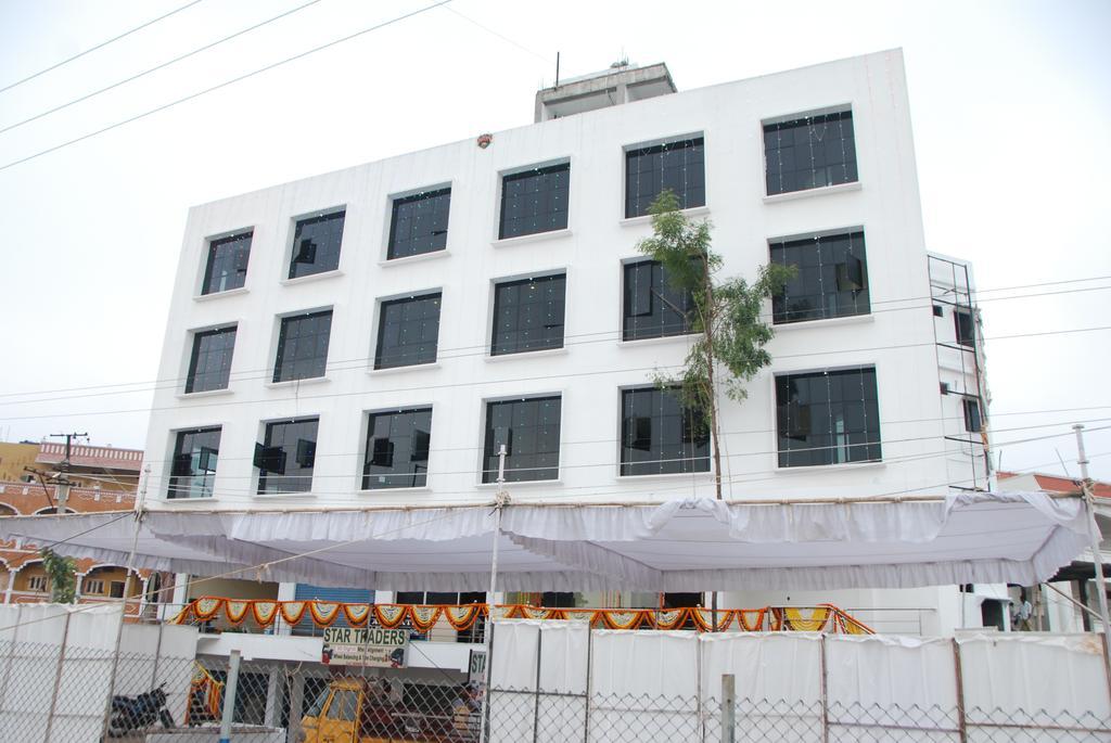 Hotel Neem Tree Hyderabad Airport Shamshabad Dış mekan fotoğraf
