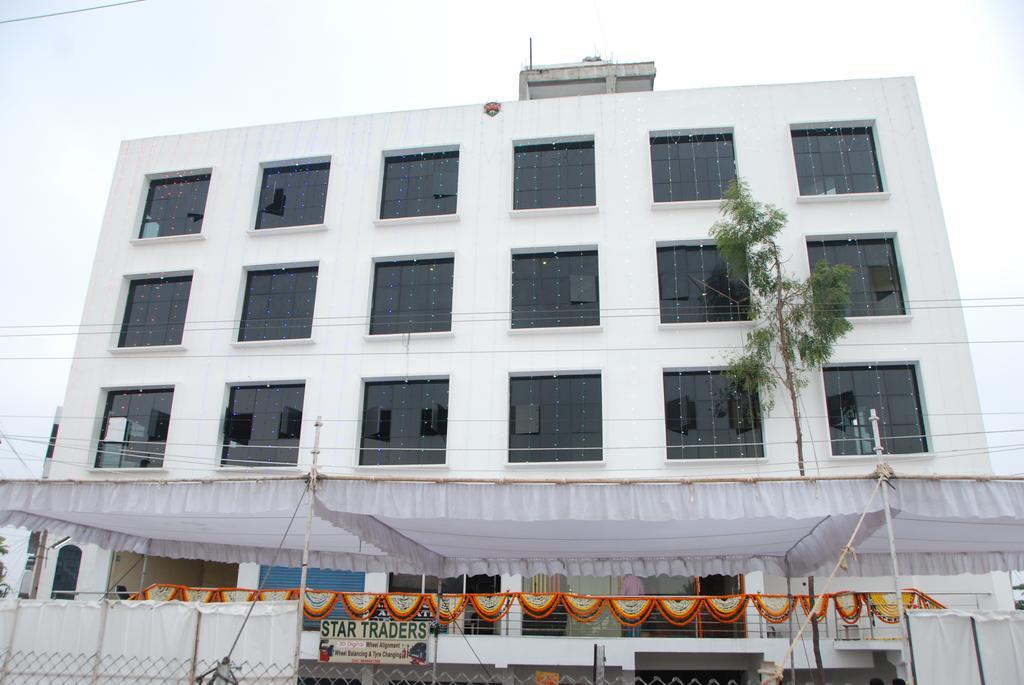 Hotel Neem Tree Hyderabad Airport Shamshabad Dış mekan fotoğraf