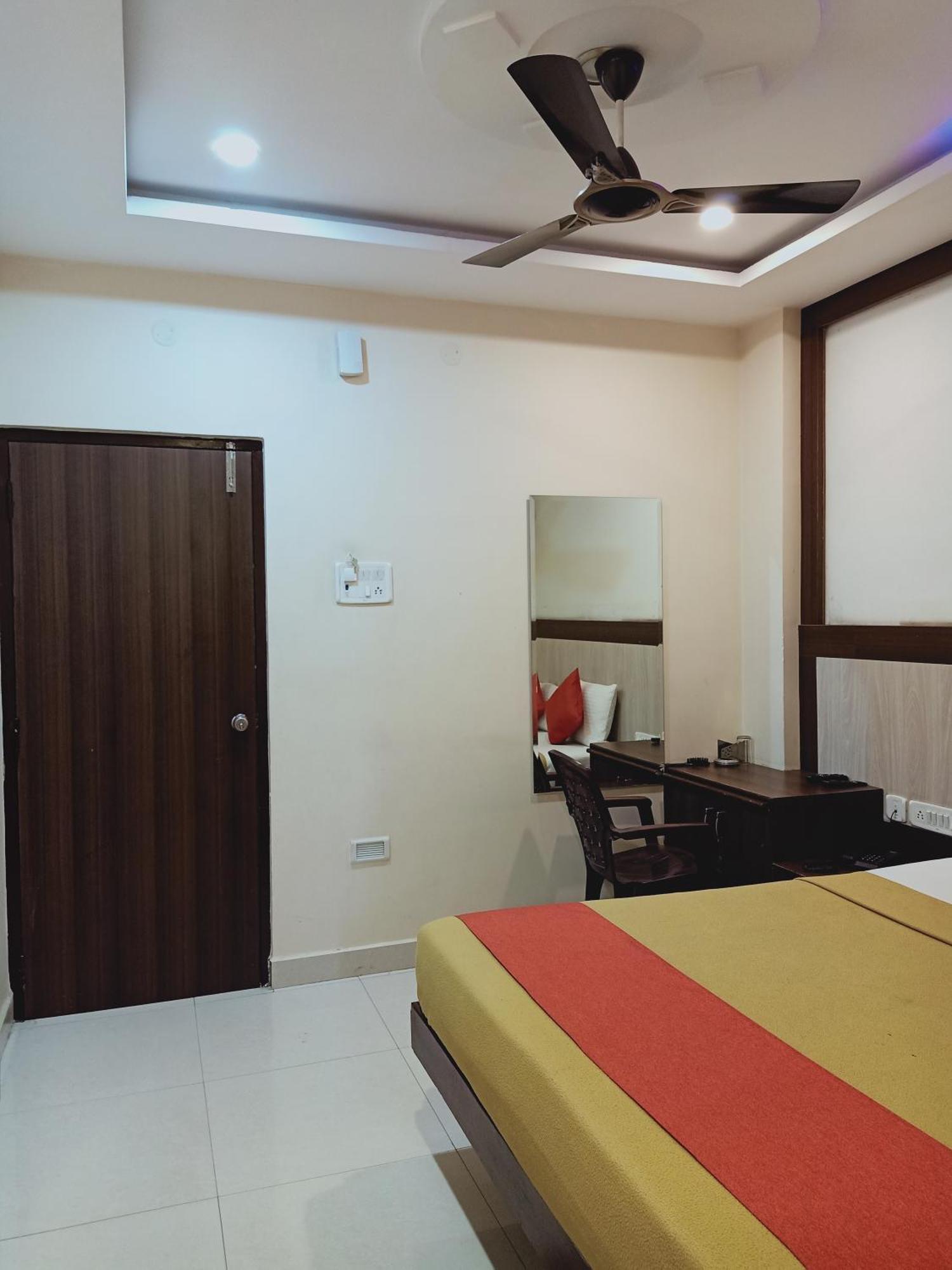 Hotel Neem Tree Hyderabad Airport Shamshabad Dış mekan fotoğraf
