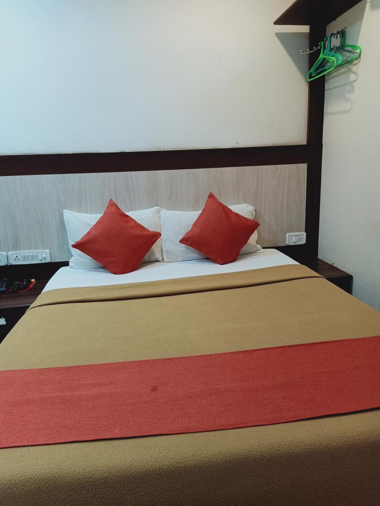 Hotel Neem Tree Hyderabad Airport Shamshabad Dış mekan fotoğraf