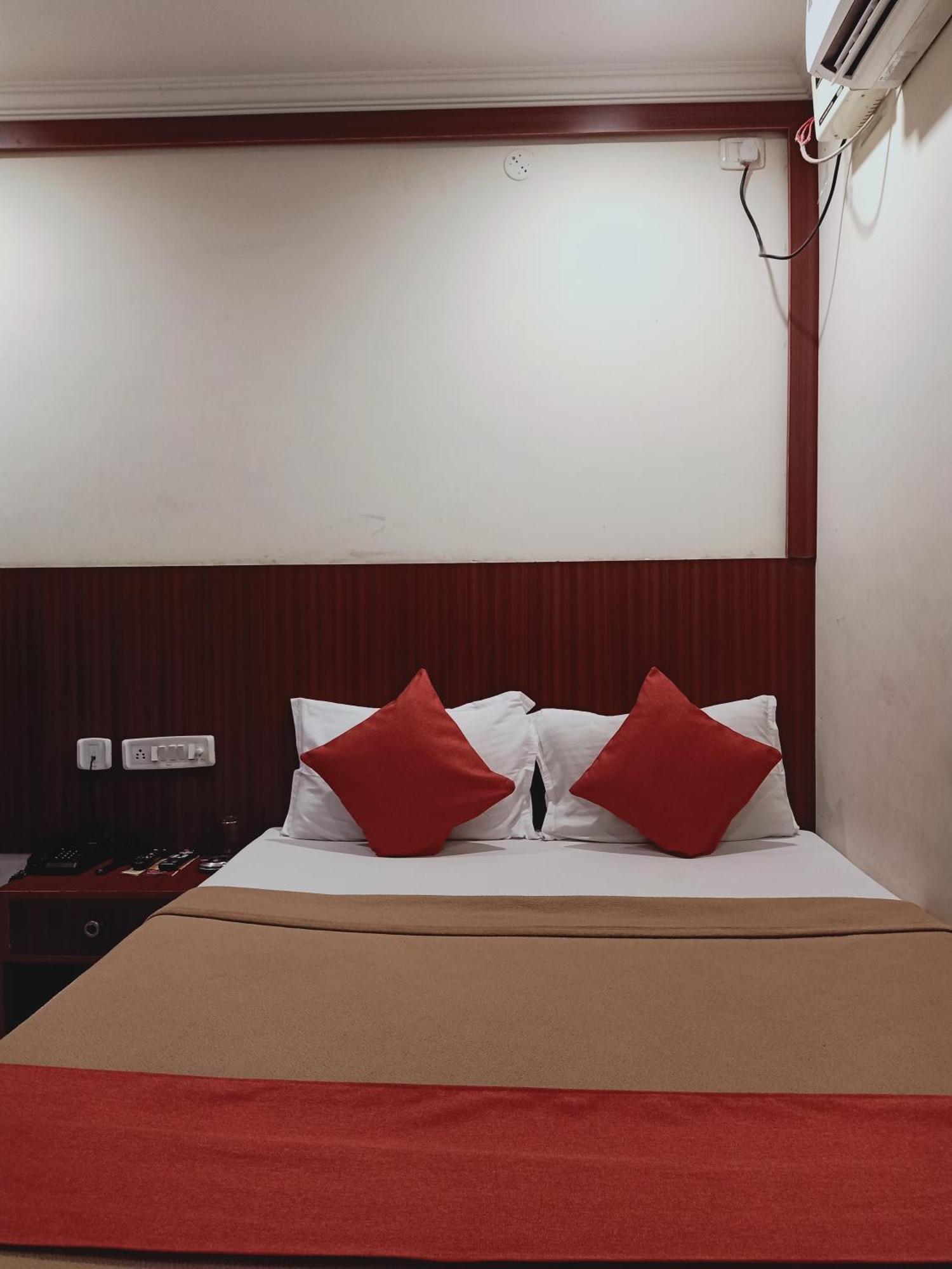 Hotel Neem Tree Hyderabad Airport Shamshabad Dış mekan fotoğraf